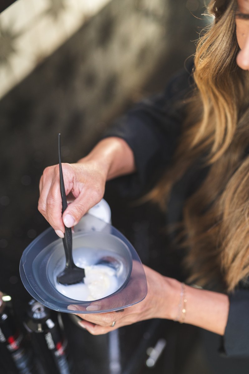 On-Scalp Bleach: Safety, Results & Hair Health