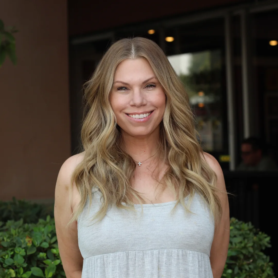 Strawberry Blonde Hair with Extensions: The Perfect Blend of Warmth and Dimensio